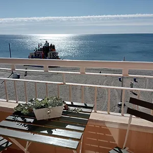 Primera Linea De Playa A 10 Min Estepona Apartamento